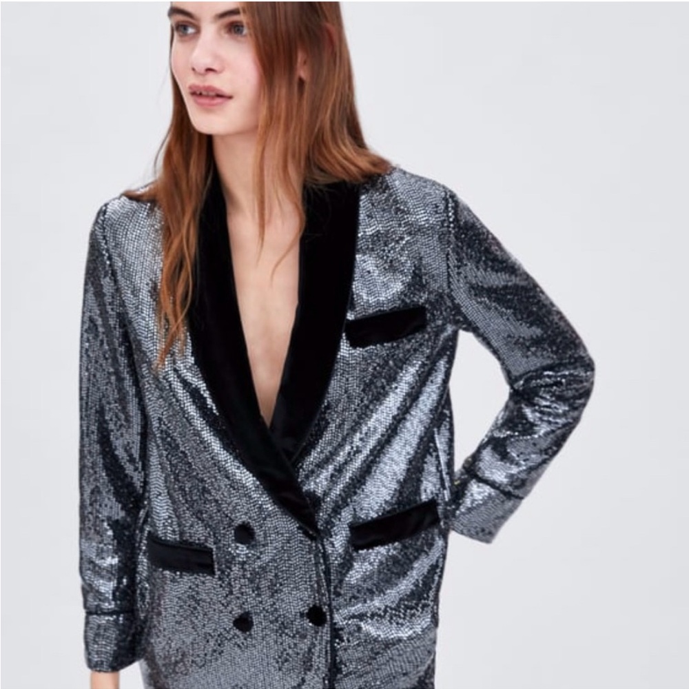 Sparkle and velvet blazer ✨